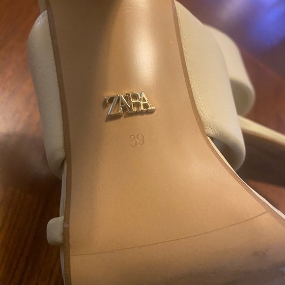 Zara Asymmetrical Sandles - Picture 3 of 7